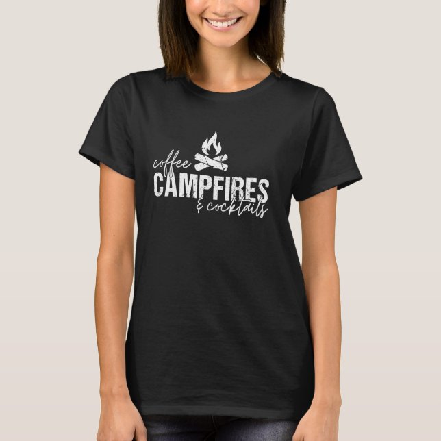 Kaffe Campfire and Cocktails Graphic Funny Campi T Shirt (Framsida)