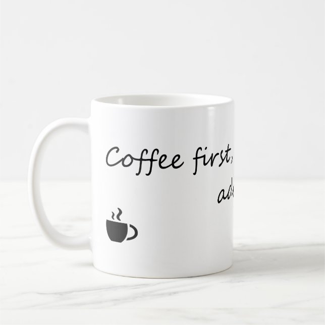 Kaffe första Adulting Second - Funny kaffeoffert Kaffemugg (Vänster)