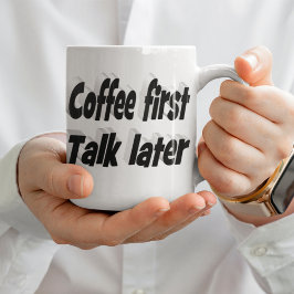 Kaffe Första kaffet citerar svart text Kaffemugg