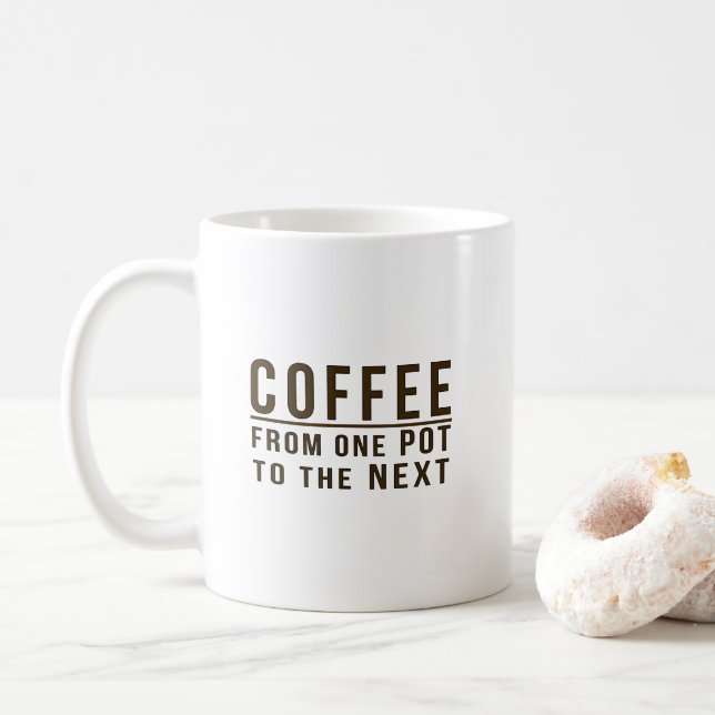 Kaffe - från en kruka till det nästa roligt kaffemugg (Med munk)
