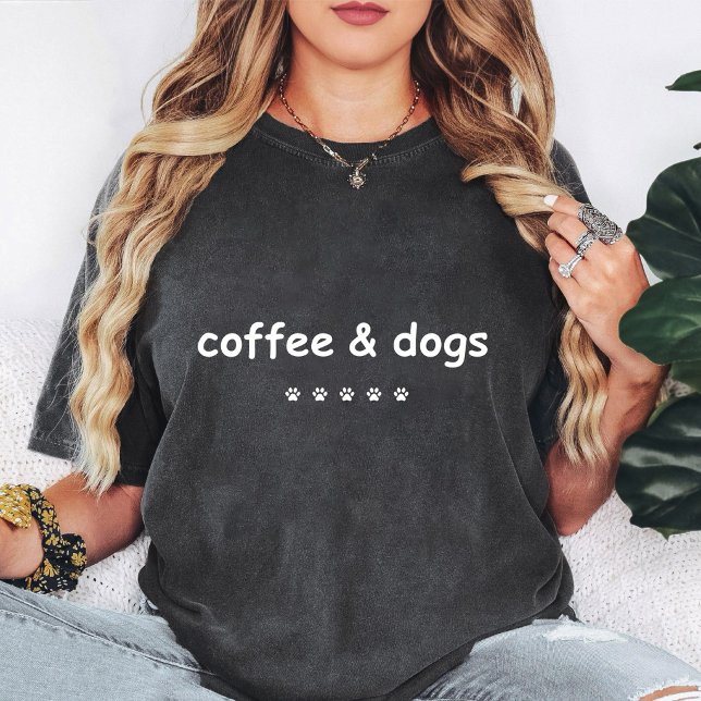 Kaffe & Hundars Fotavtrycksgrafik T Shirt (Skapare uppladdad)