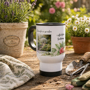 Kaffe innan trädgårdsarbete foto personlig trädgår resemugg