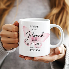 Kaffe kopp för att hedra Jehova sedan dop med fjär