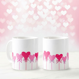 Kaffe kopp med hjärtformade godis kanter