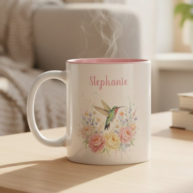 Kaffe kopp med kolibri blom-tryck – Pastell Rosa P (Floral Hummingbird Pesonalized pink coffee mug)
