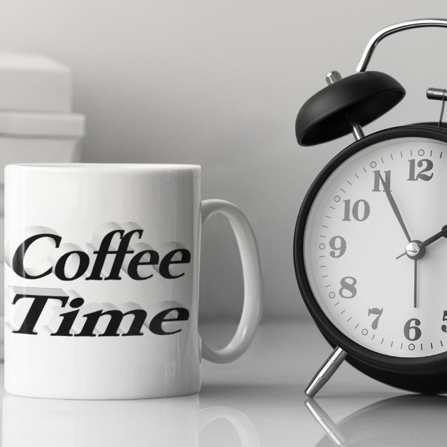 Kaffe med kaffetid citerar svart halv text kaffemugg (Skapare uppladdad)