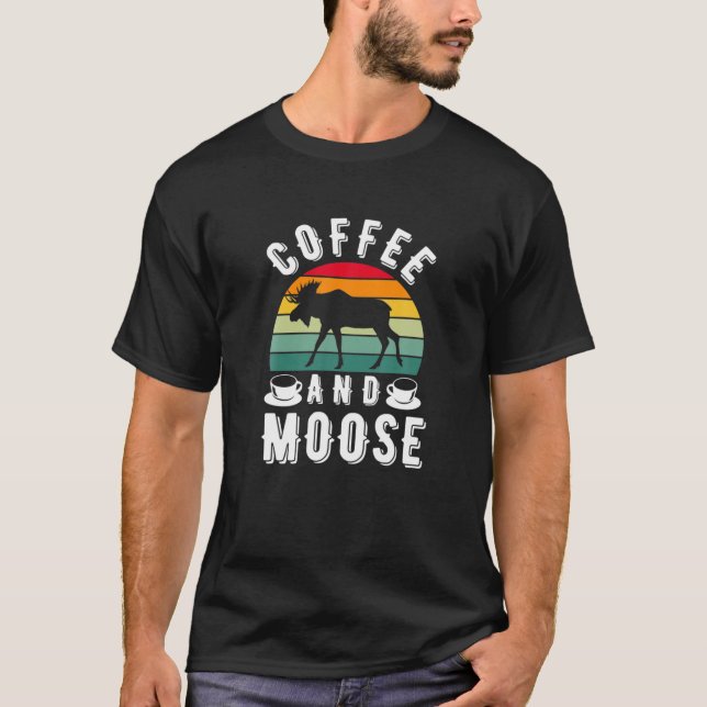 Kaffe- och älgjakt på Hjort T Shirt (Framsida)
