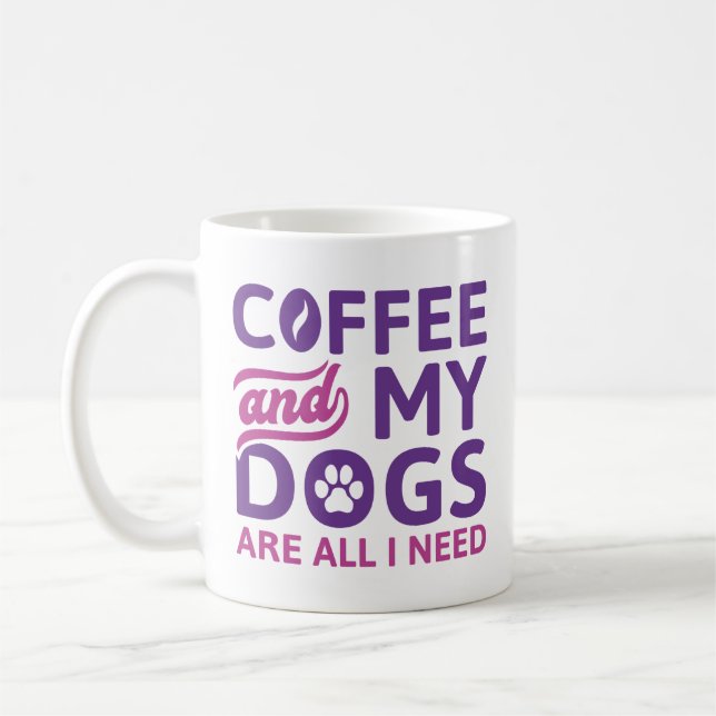 Kaffe och Hundar är allt jag behöver Kaffemugg (Vänster)