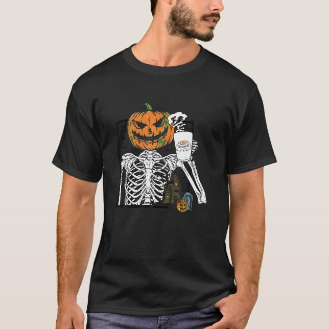Kaffe som dricker Pumpkin Head Skeleton Halloween  T Shirt (Framsida)