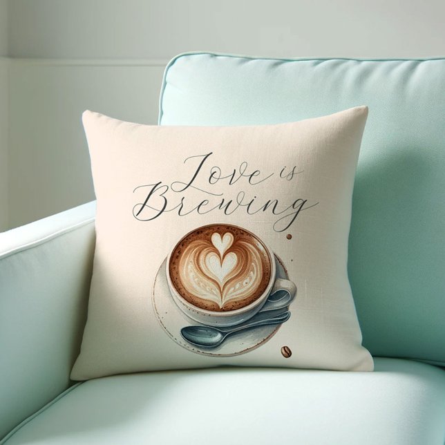 Kaffeälskartema "Kärlek bryggs" Kastkuddar Kudde (love is brewing throw pillow with a watercolor latte and heart shaped foam. )