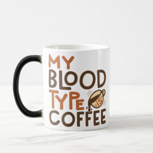 Kaffeblodstyp Grafik för kaffegåva till kaffeälska Magisk Mugg