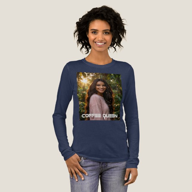 KAFFEDRONNINGEN T SHIRT (Hel framsida)