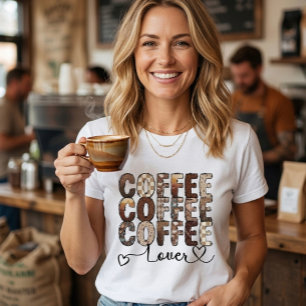 Kaffee. Kaffee. Kaffeälskare. T-Shirt