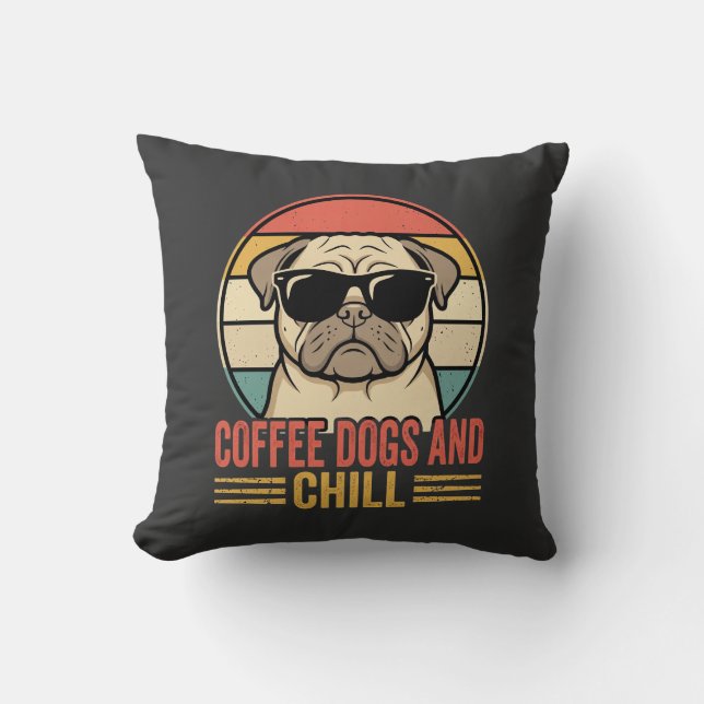 Kaffehundar och chill retro pug kudde (Framsida)