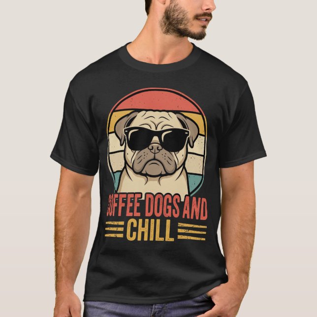 Kaffehundar och chill Retro Pug T Shirt (Framsida)