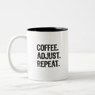 Kaffejusteringsrepetering Två-Tonad Mugg