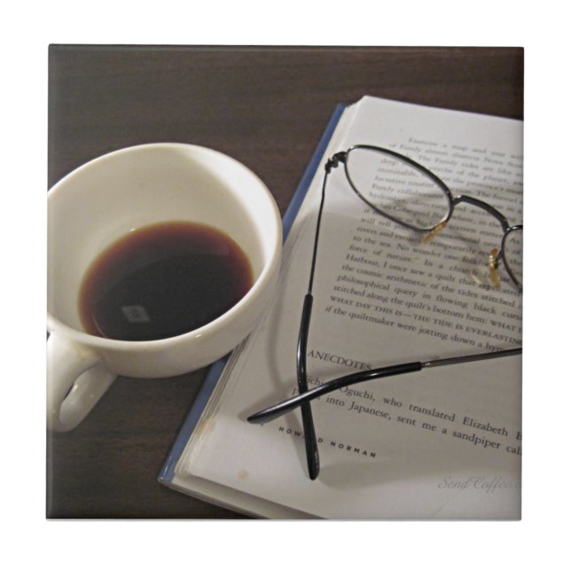 Kaffekopp och bok kakelplatta (Framsidan)