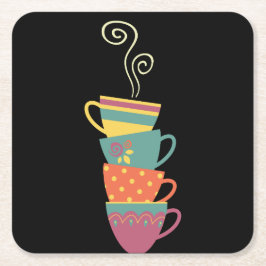 Kaffelångvirvel i staplat mugg underlägg papper kvadrat