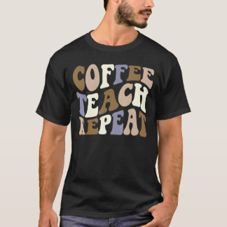 kaffelärarrepetitionslärare som leler ansikte till t shirt