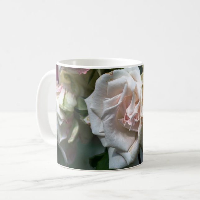 Kaffemugg - Fotografiet Vita Rosor I Blomning (Framsida vänster)