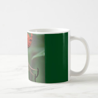 kaffemugg med den orange prickiga liljan