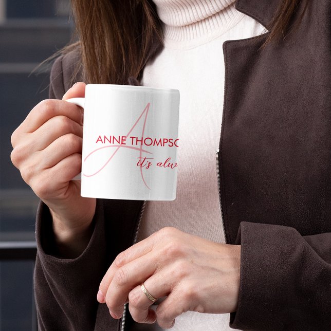 Kaffemugg med rött namn & initial (monogram) (Skapare uppladdad)