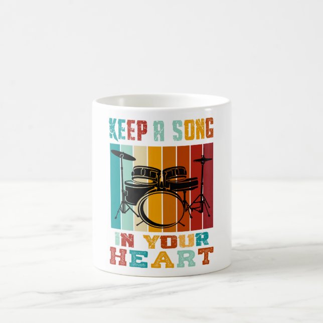 Kaffemugg med texten Håll En Sång I Ditt Hjärta (Center)