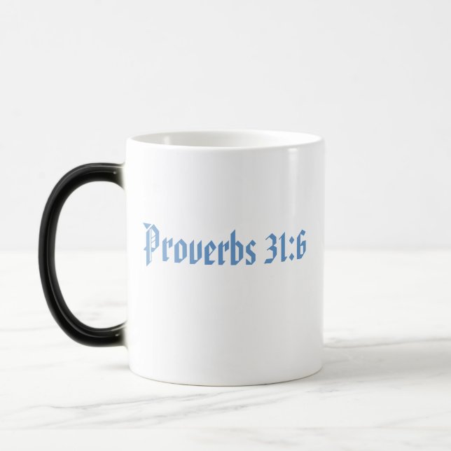 Kaffemugg som presenterar Proverbs31:6 "stark (Vänster)