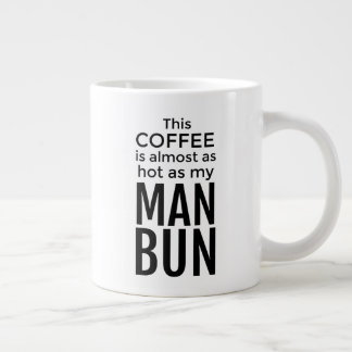 Kaffet är nästan lika Hett som min man Bun Jumbo Mugg
