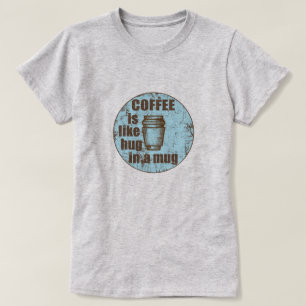 Kaffet är som krämen i en rolig drickare i mugg t shirt