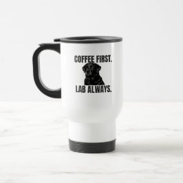Kaffet först. Labbet alltid. – Svart Labrador Coff Resemugg