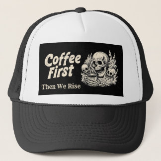"Kaffet först, sedan reser vi oss" med skalle-desi Keps