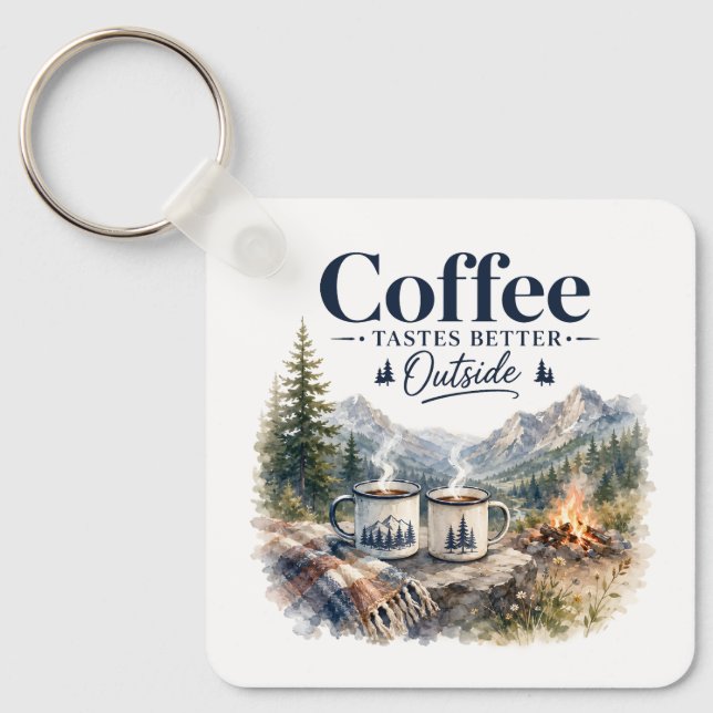 Kaffet smakar bättre utanför fjällcampingelden nyckelring (Framsida)