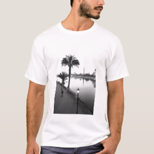 Kairo-Egyptenen, längs floden Nile Tee Shirt