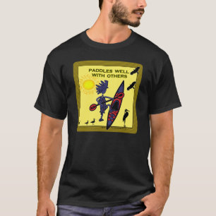 Kajaken paddlar väl med andra II Tee Shirt