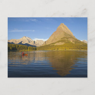 Kajaking på Swiftcurrent Lake vid soluppgången i Vykort