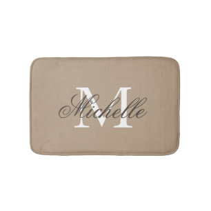 Kaki- beige badmatta med elegantnamnmonogramen badrumsmatta