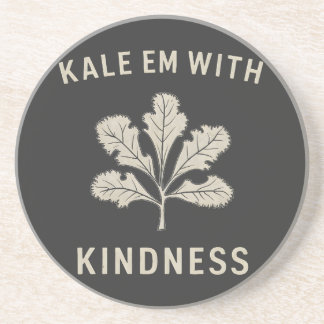 Kale Em med Kindness Funny Pun Veggies Vegan Underlägg