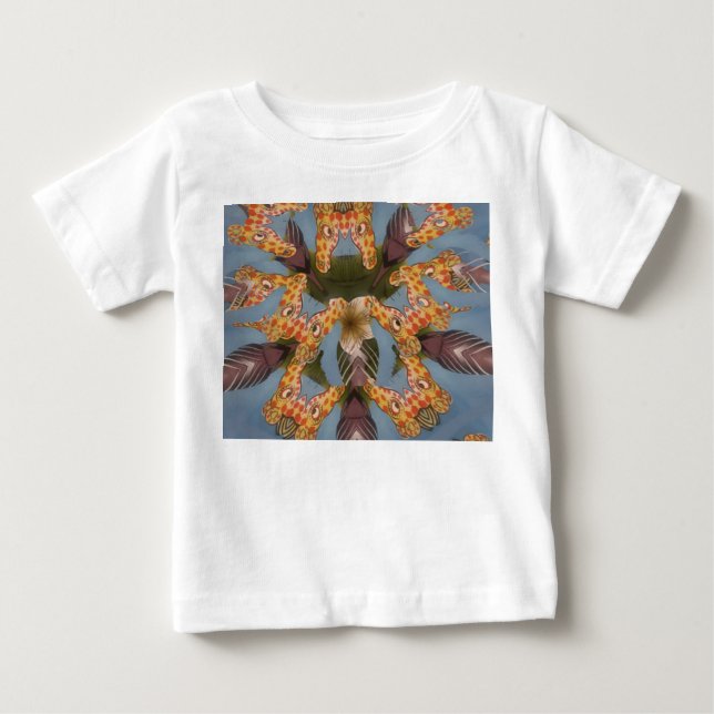 Kaleidoscope Giraffe Mandala: Abstrakt Safari Art Tee Shirt (Framsida)