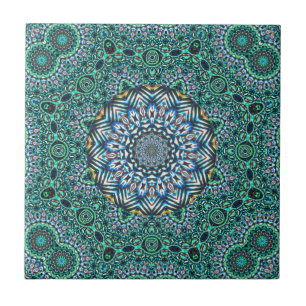 Kaleidoscopic mosaisk reflexionsdesign för turkos kakelplatta