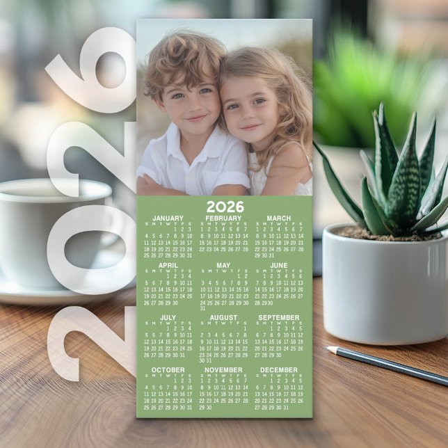 Kalender 1 Fotokollage - Kan redigera Grönt - kort (2026 Calendar on Cardstock - Simple, Minimal Design and Photo Collage)