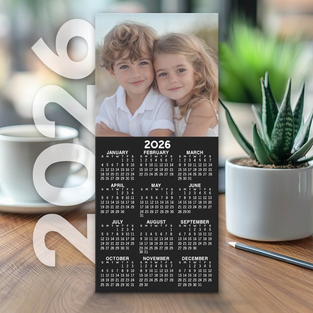 Kalender 1 Fotokollage - Kan redigera svart - kort (2026 Calendar on Cardstock - Simple, Minimal Design and Photo Collage)