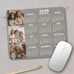 Kalender med 3 fotokollage - taupe musmatta<br><div class="desc">En 3-fotokollage med en kalender. En roligt för nyår. Lägg till tre kvadratfoton i den här designen.</div>