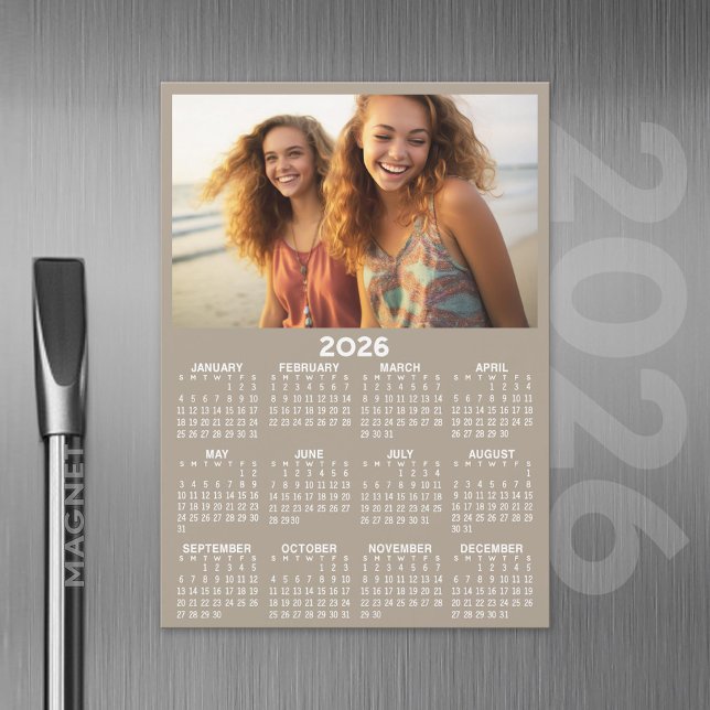 Kalender med fotoårsvy i Fullt Modern Magnet (2026 Calendar Magnet with Custom Photo)