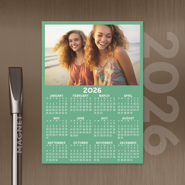 Kalender med fotoårsvy i Fullt Modern Magnet (2026 Calendar with A Photo and Magnetic Back)