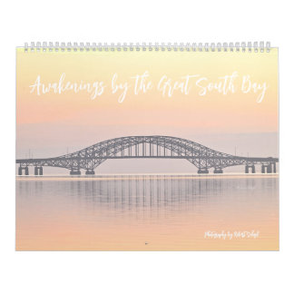 Kalender med soluppgång och gryfotografier
