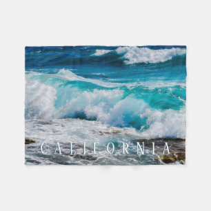 Kalifornien Beach, Teal Vågar, Vit text Fleecefilt