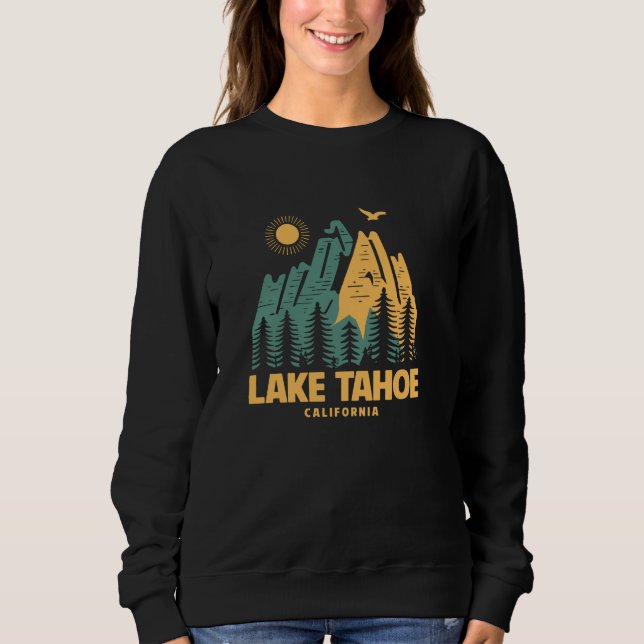 Kalifornien i sjö Tahoe-bergen som anländer utomhu T Shirt (Framsida)