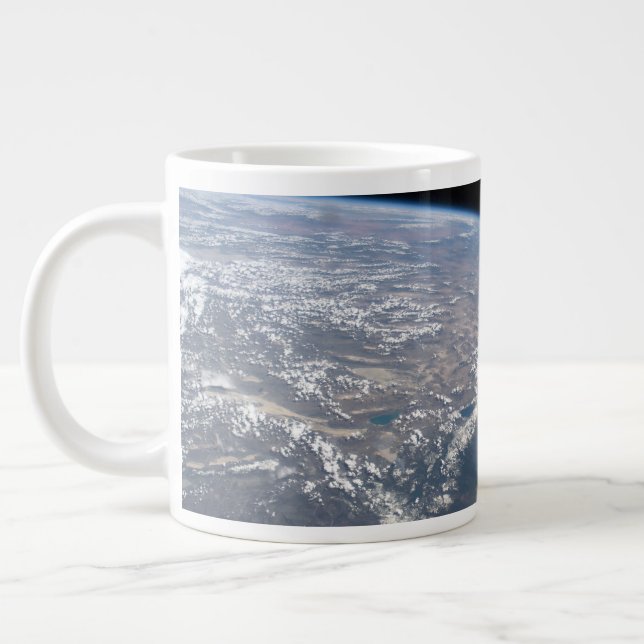 Kalifornien och Nevada som sett från rymden. Jumbo Mugg (Vänster)