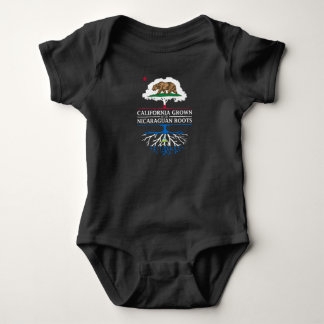 Kalifornien som är fullvuxet med nicaraguanskt, t shirt